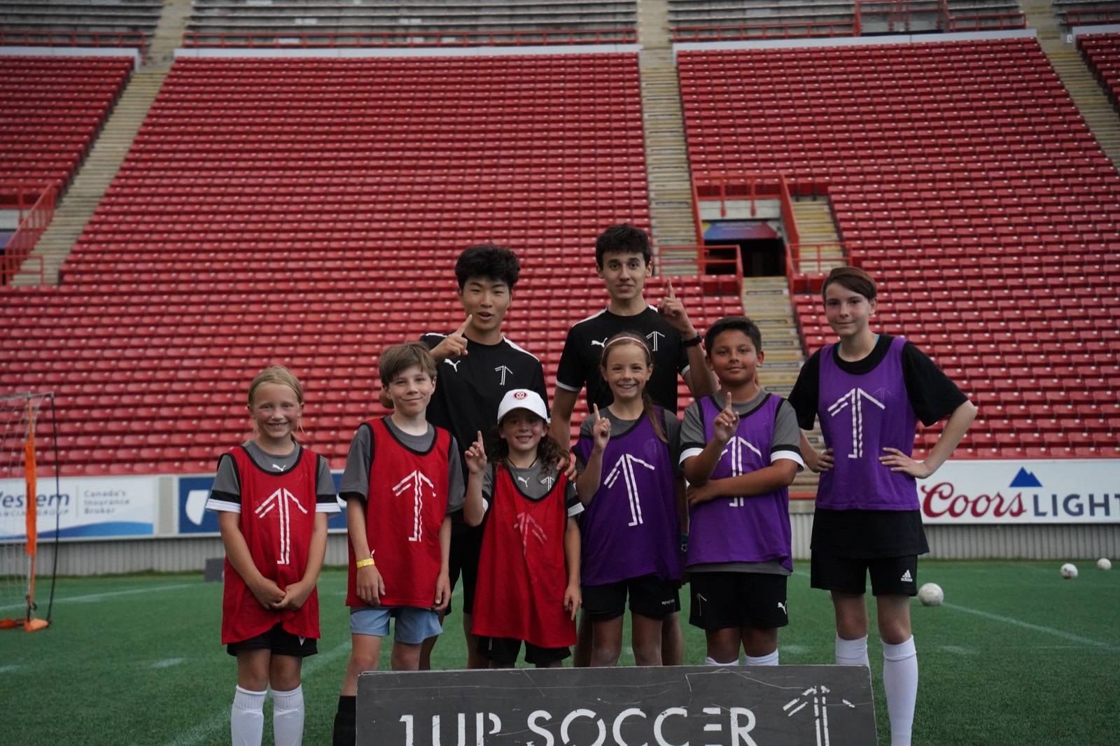 1UP Soccer players in training, born 2016 to 2018